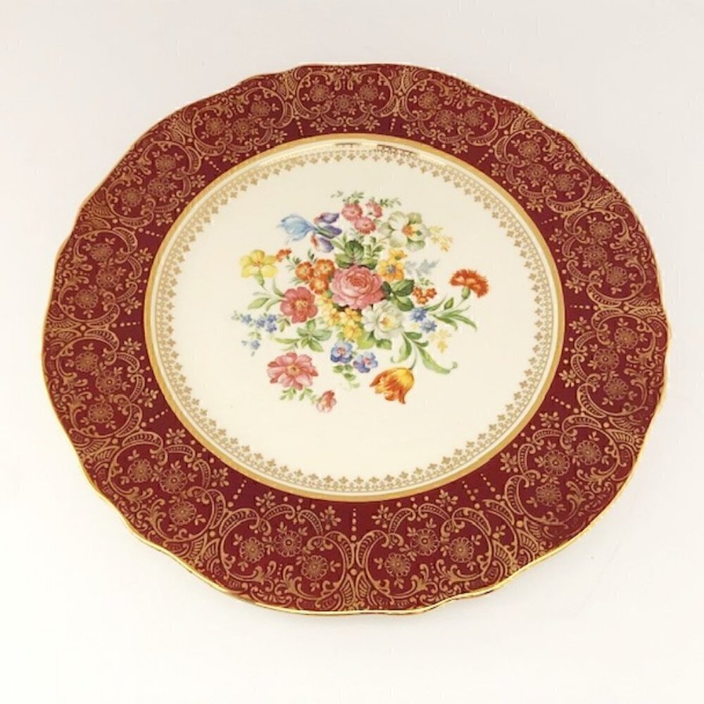 STEUBENVILLE 2032 Red Rim w/ Gold Filigree & Floral Center Dinner Plate